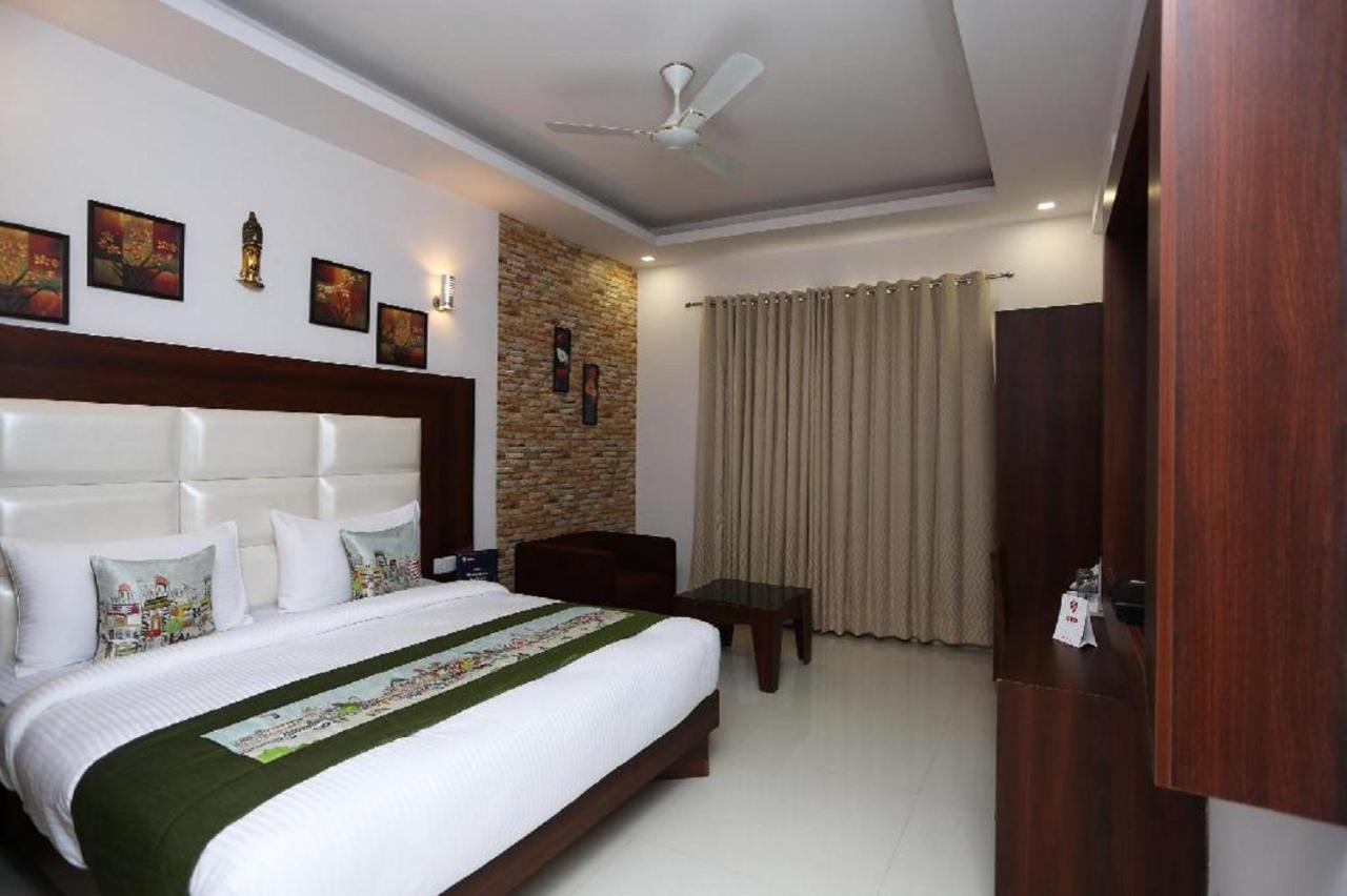 Hotel The Westend Green New Delhi Buitenkant foto