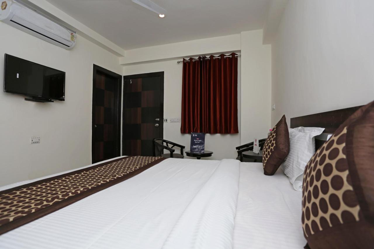 Hotel The Westend Green New Delhi Buitenkant foto