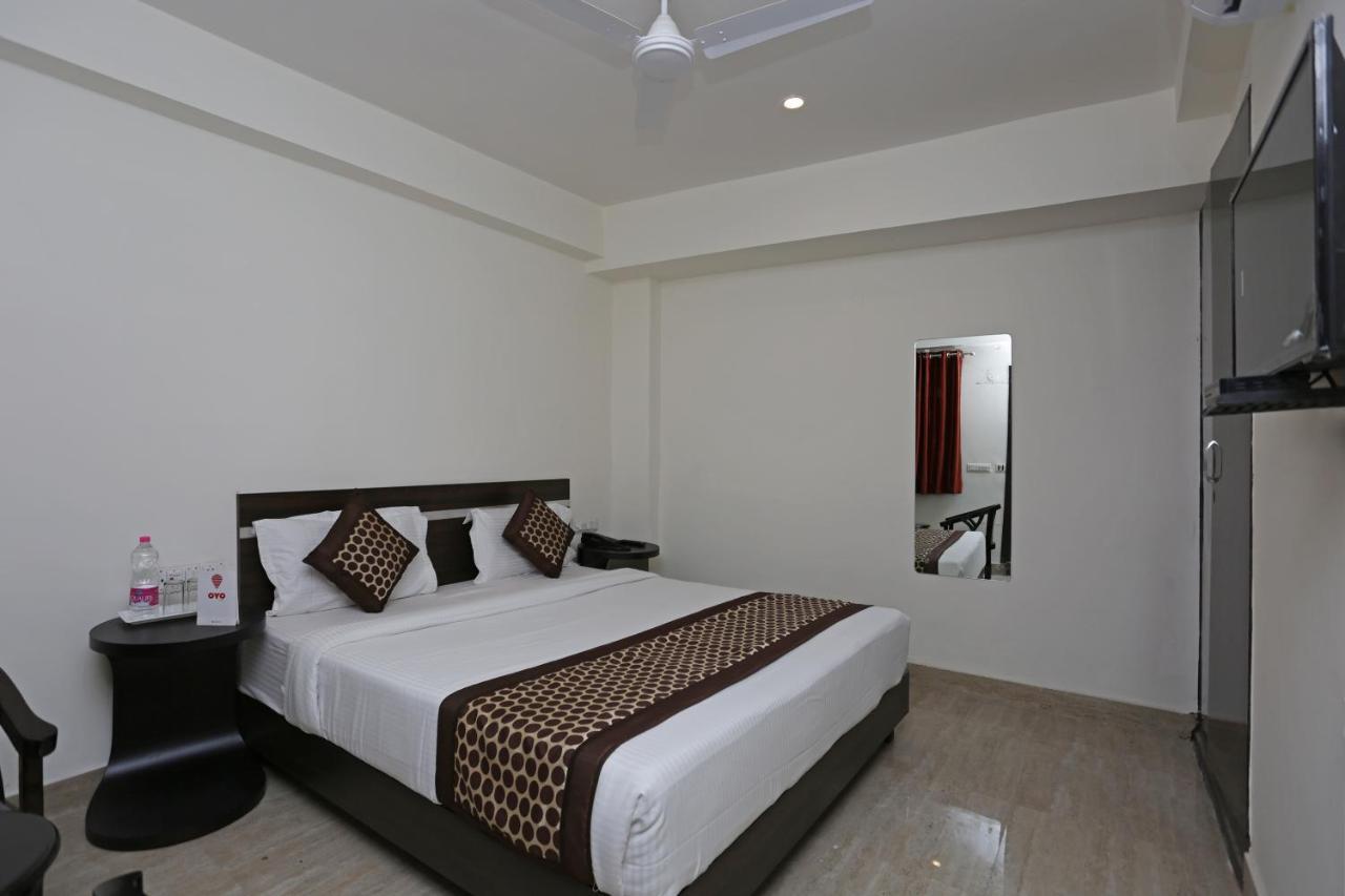 Hotel The Westend Green New Delhi Buitenkant foto