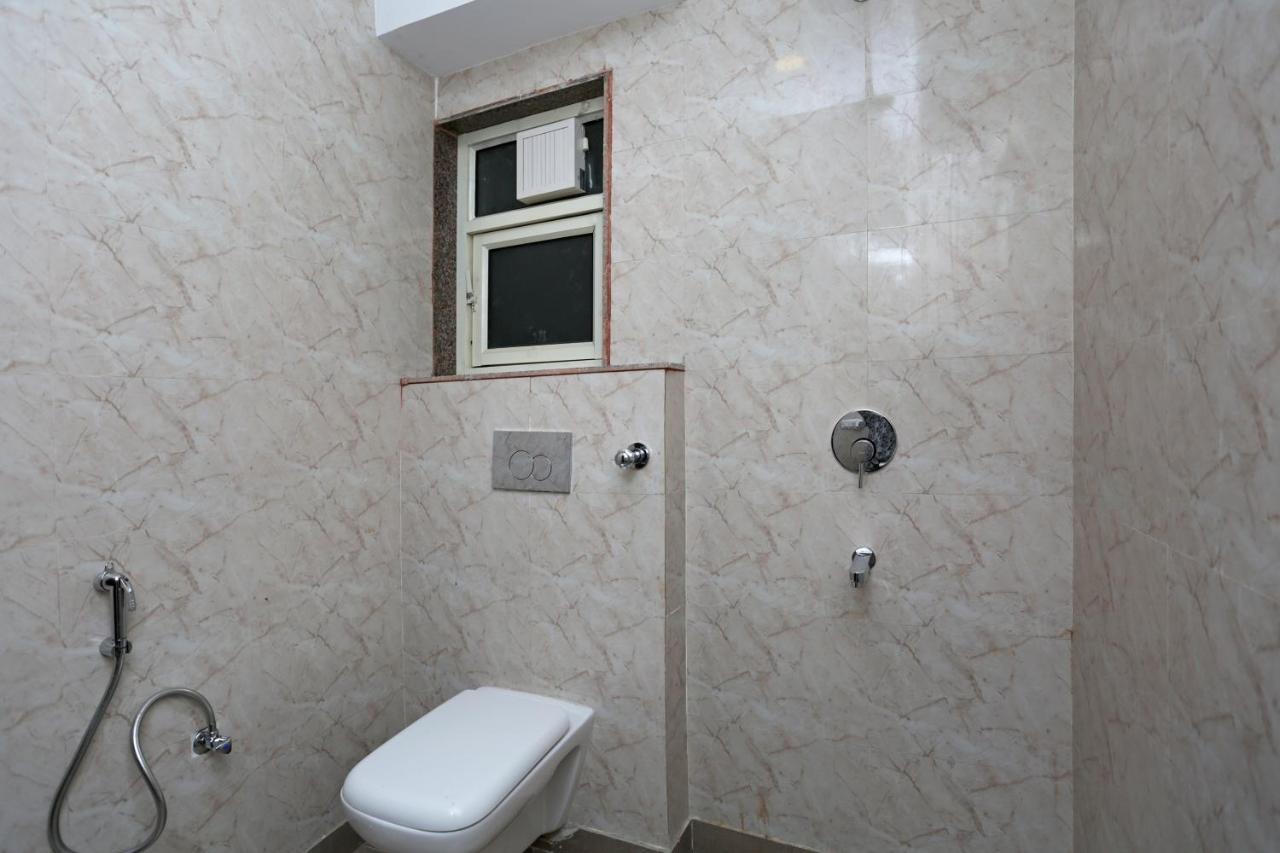 Hotel The Westend Green New Delhi Buitenkant foto